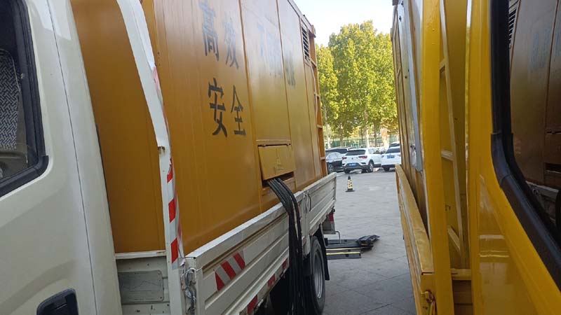 会同如何判断柴油发电机组和UPS电源的切换时间是否符合要求？